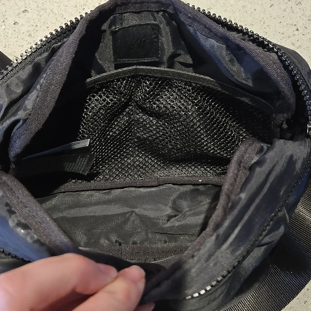Nylon crossbody camera bag - Picture 4 of 6